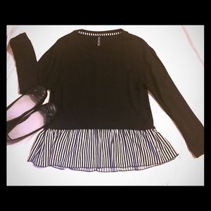 Super cute and comfy top! Put in 3 for $15 Bundle!